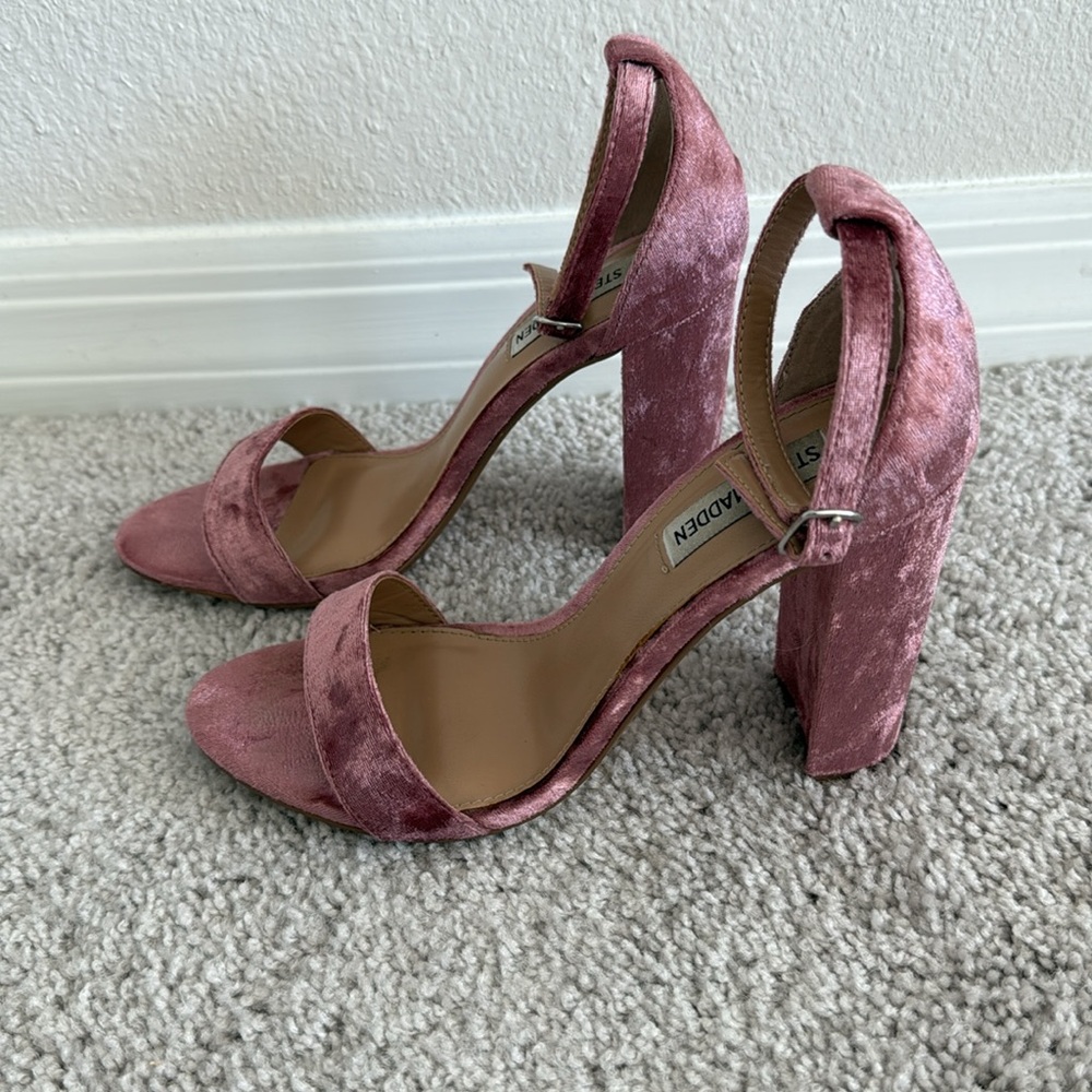 Steve Madden Carrson Pink Velvet Women's Heels - Picture 3 of 8